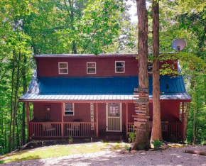 Trailseeker Cabin w King Bed Hot Tub at Red River Gorge Natural Bridge